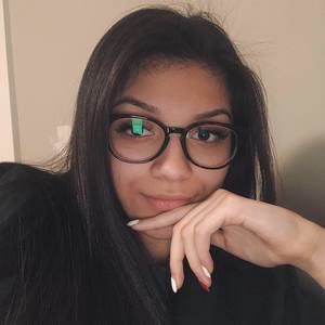 Meet your Posher, Becca